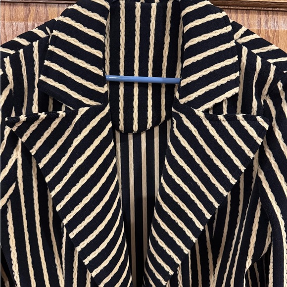 Vintage Textured Women’s Single Breasted Butterfly Notch Collar Jacket - Picture 2 of 14